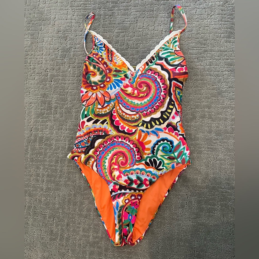 Lucky Brand Women Tropical Paisley
Adjustable Tie Back One-Piece Swimsuit
Size S